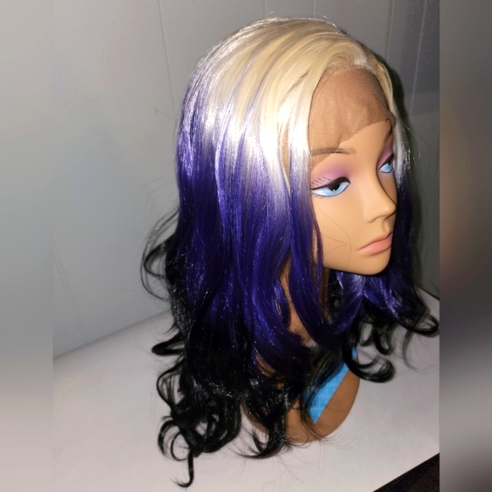 NWT Stunning Lunatics Discontinued , Gorgeous Blonde& Purple Ombre Wig - Picture 13 of 16